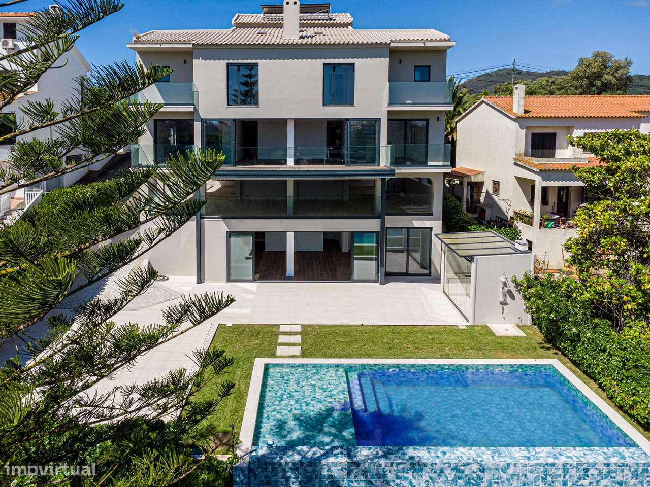 Moradia Exclusiva com Elevador, Piscina e Vista Serra - Grande imagem: 1/44