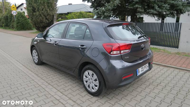 Kia Rio - 4