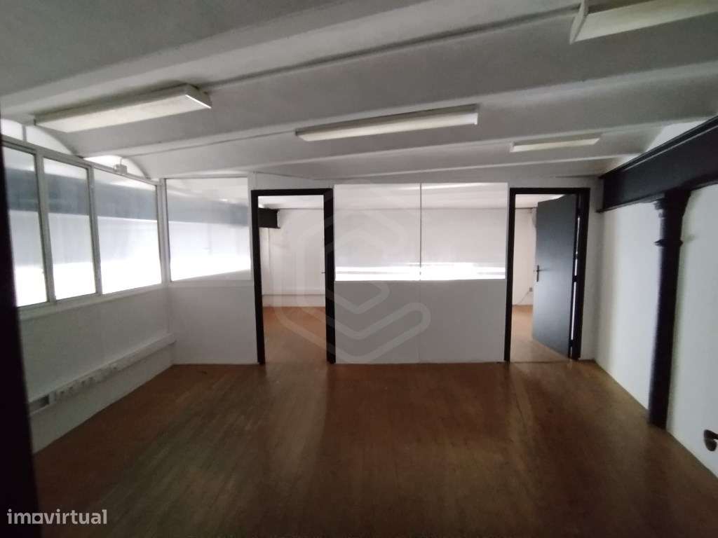 Armazém de 400 m2 para arrendar em zona centro da cidade de Loulé, ... - Grande imagem: 3/12