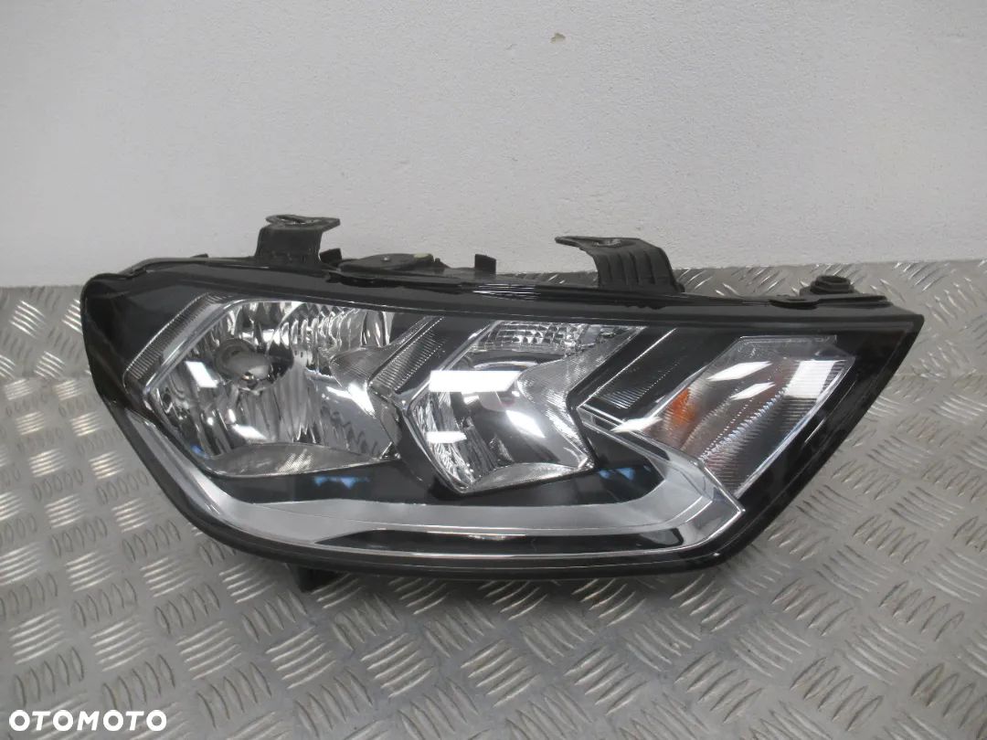 LAMPA PRZEDNIA PRZÓD PRAWA AUDI A1 II 82A 2018- - 1