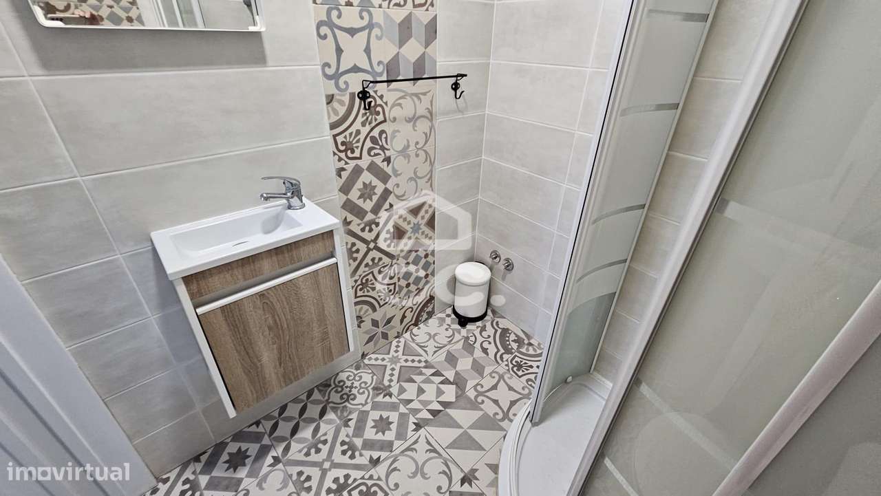 Alojamento com 10 quartos, pronto a rentabilizar, com obras recentes e-20