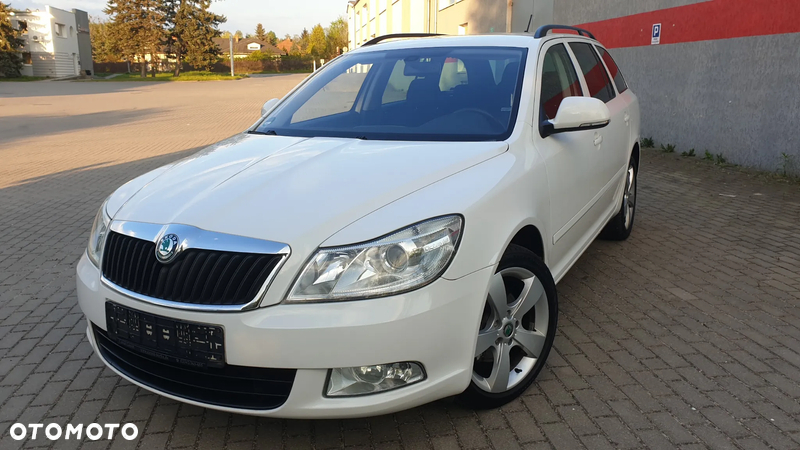 Skoda Octavia Combi 2.0 TDI DPF Ambition - 1