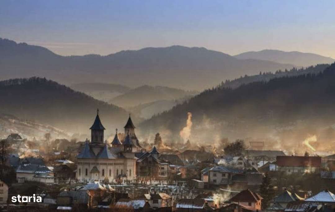 Vindem teren intravilan 6500 Bucovina - Vama-6