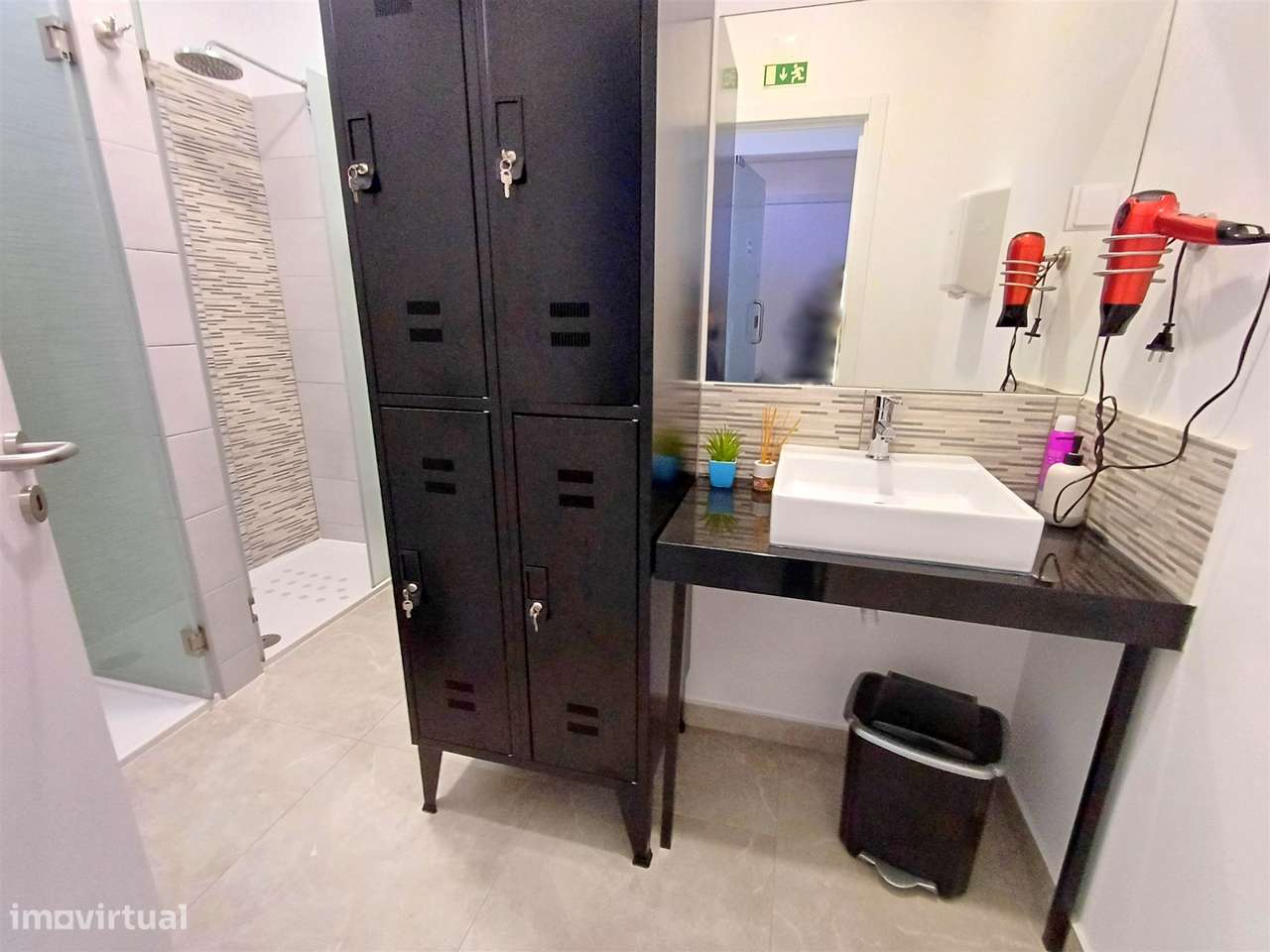 Loja com vitrine, para venda na Figueira da Foz- Buarcos! - Grande imagem: 4/22