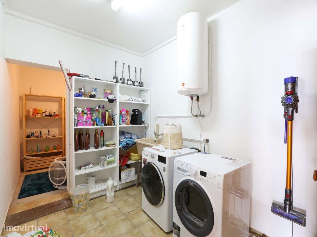 Moradia isolada V2+2 com vista mar na Praia da Légua-32