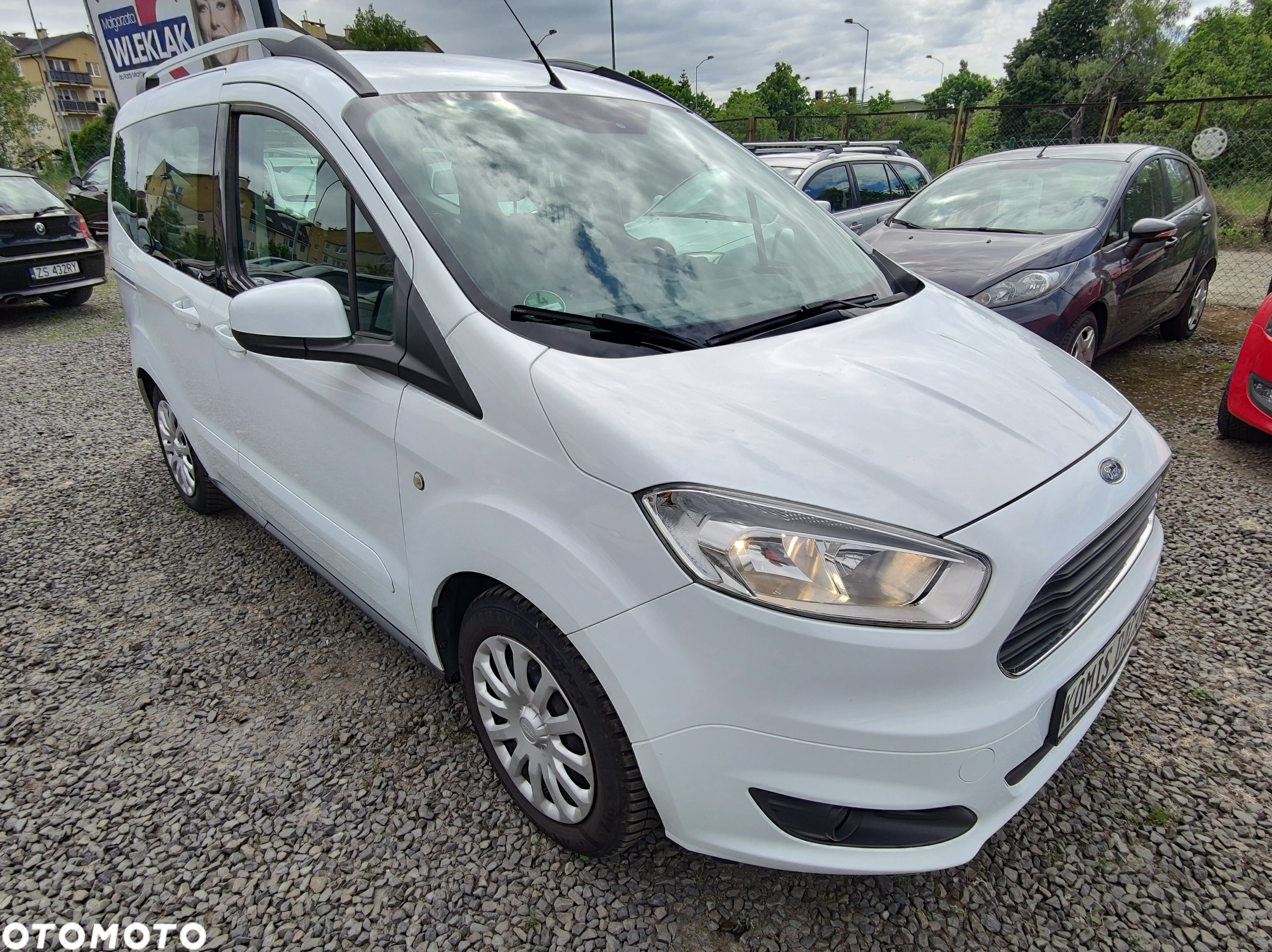 Ford Tourneo Courier 1.0 EcoBoost Ambiente - 2