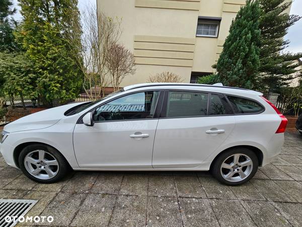 Volvo V60 D2 Momentum - 1