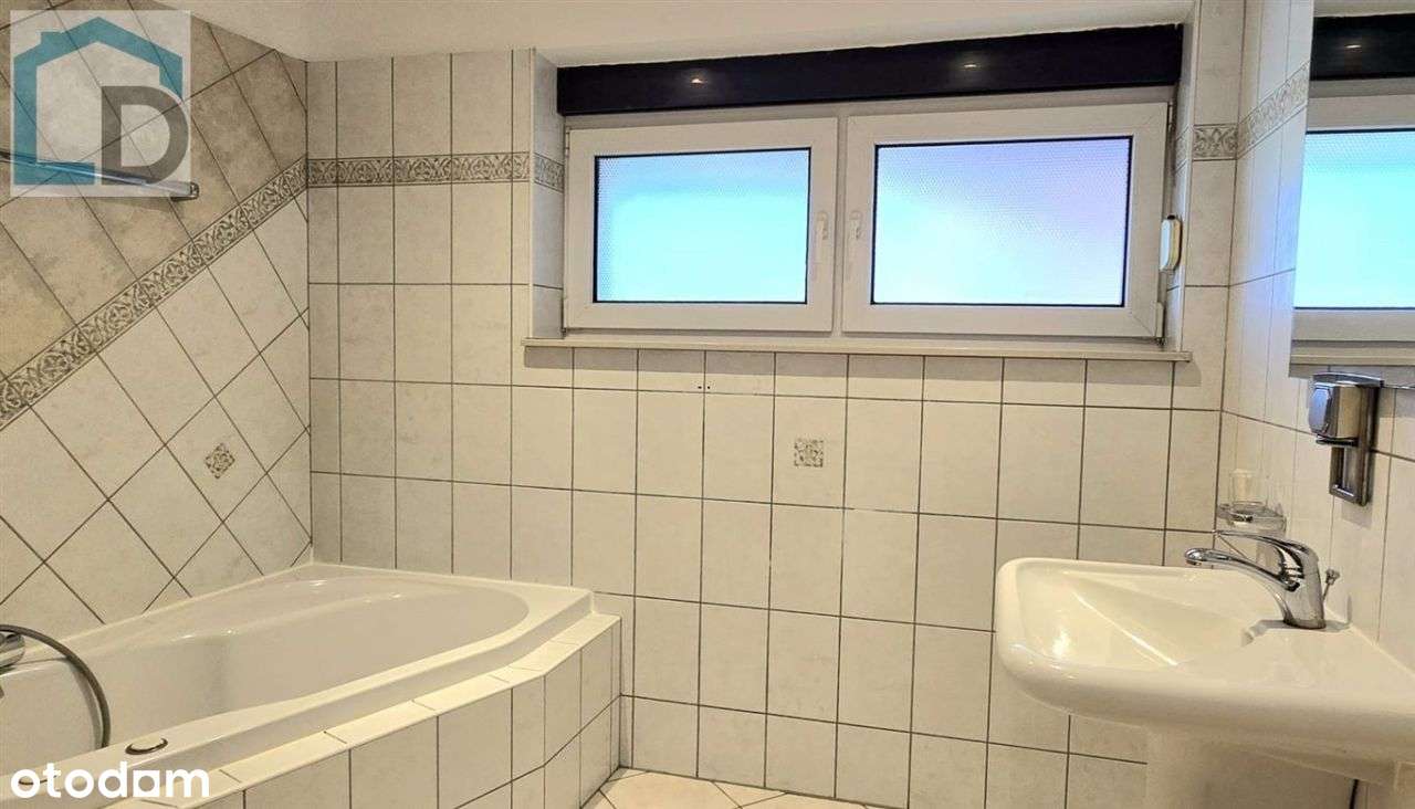 Dom w Bystrej przy lesie-15