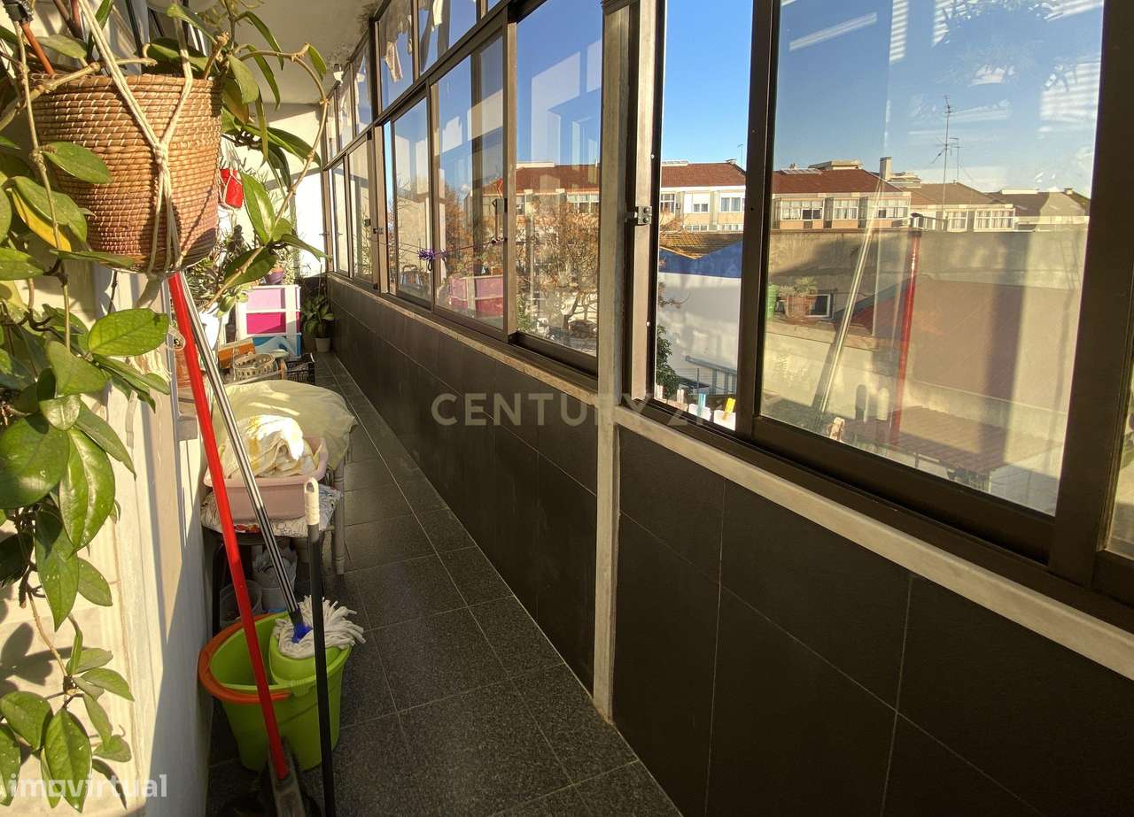 Apartamento T3 em Almada, numa zona tranquila e perto do centro-11