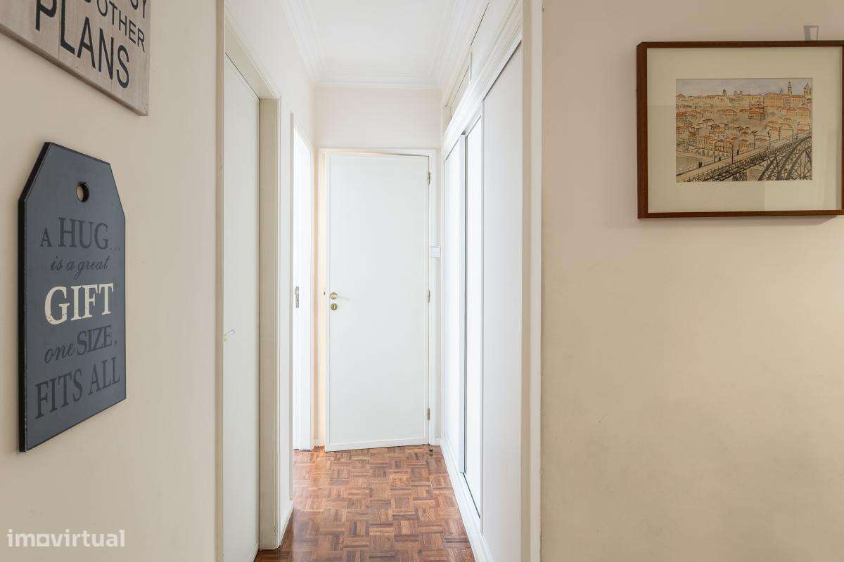 Apartamento com 2 quartos - localizado em Senhora da Hora Porto - Grande imagem: 4/10