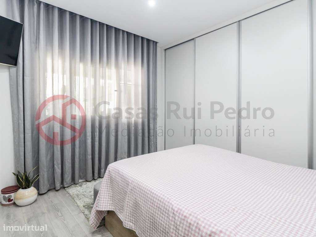 Moradia T3+2 Remodelada com garagem 740 m² de Terreno em St Antonio...-27