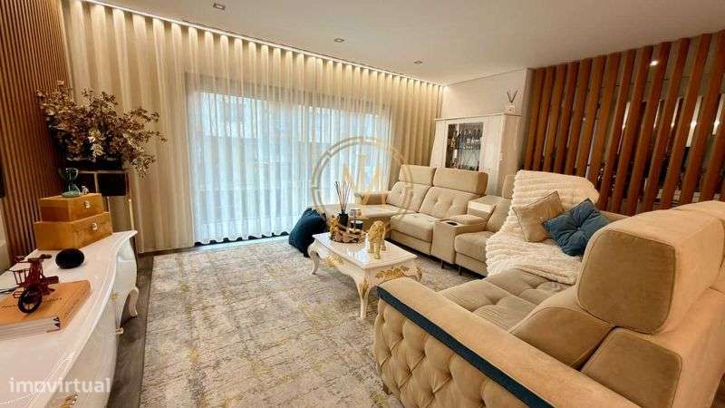 Moradia T4 totalmente mobilada na Praia de Salgueiros - Grande imagem: 5/12