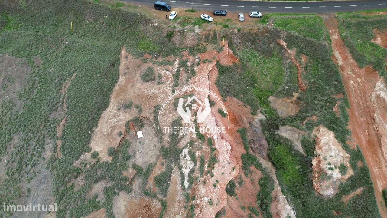 Terreno em Zona Exclusiva e Luxuosa do Caniçal - Grande imagem: 3/8