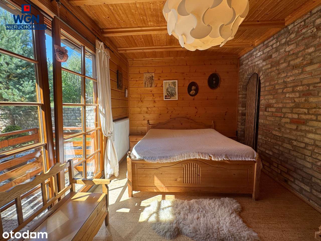 Klimatyczny dom drewniany z zadbanym ogrodem w Polanicy-Zdrój.-9