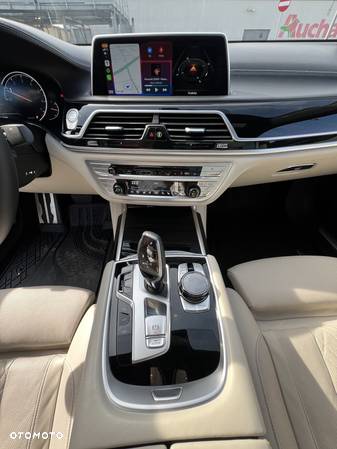 BMW Seria 7 750i xDrive - 28