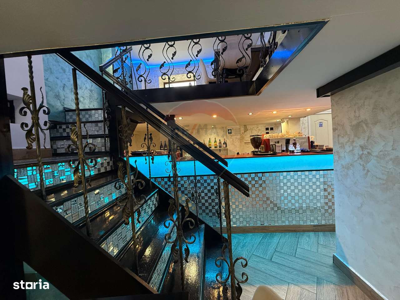 Bar restaurant cafenea - preluare afacere in zona ultracentrala Bacau - Imagine principală: 3/20