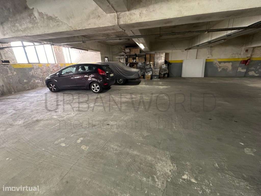 Garagem, Centro de Lisboa, 1.300 m2-4