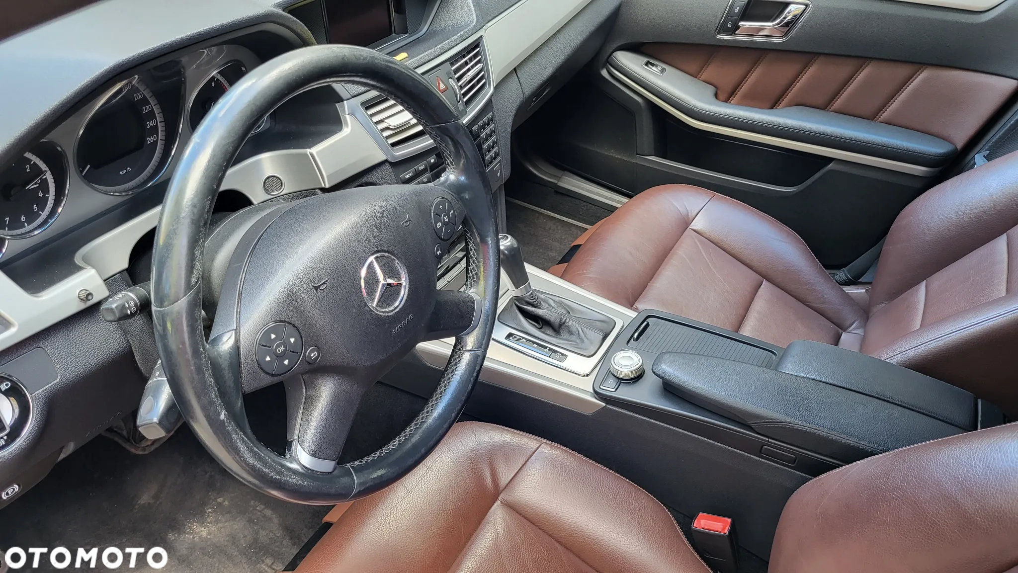 Mercedes-Benz Klasa E 220 T CDI DPF BlueEFFICIENCY Automatik Avantgarde - 5