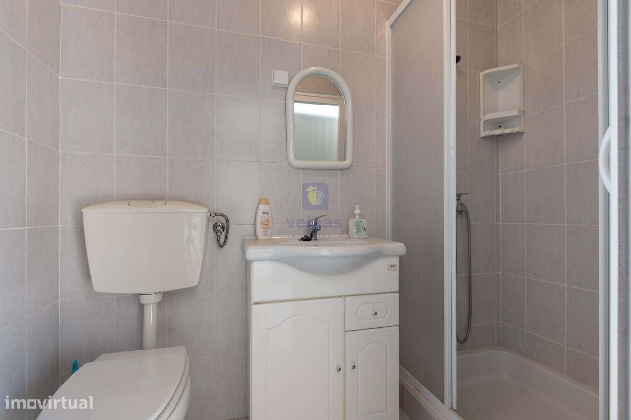 Moradia com Glamour! T4 com Garagem e Terraço no Centro de Vidais-33