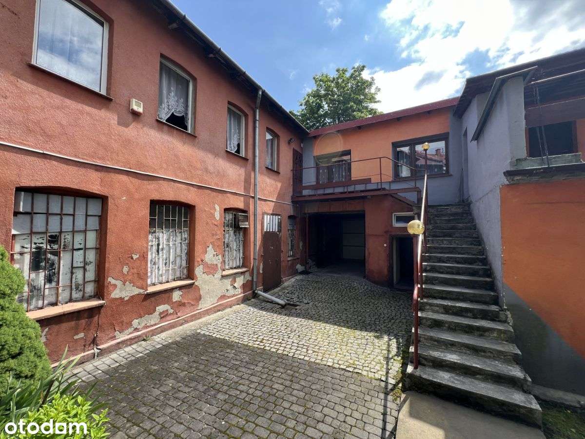 Dom w centrum Żywca z powierzchniami sklepowymi-2