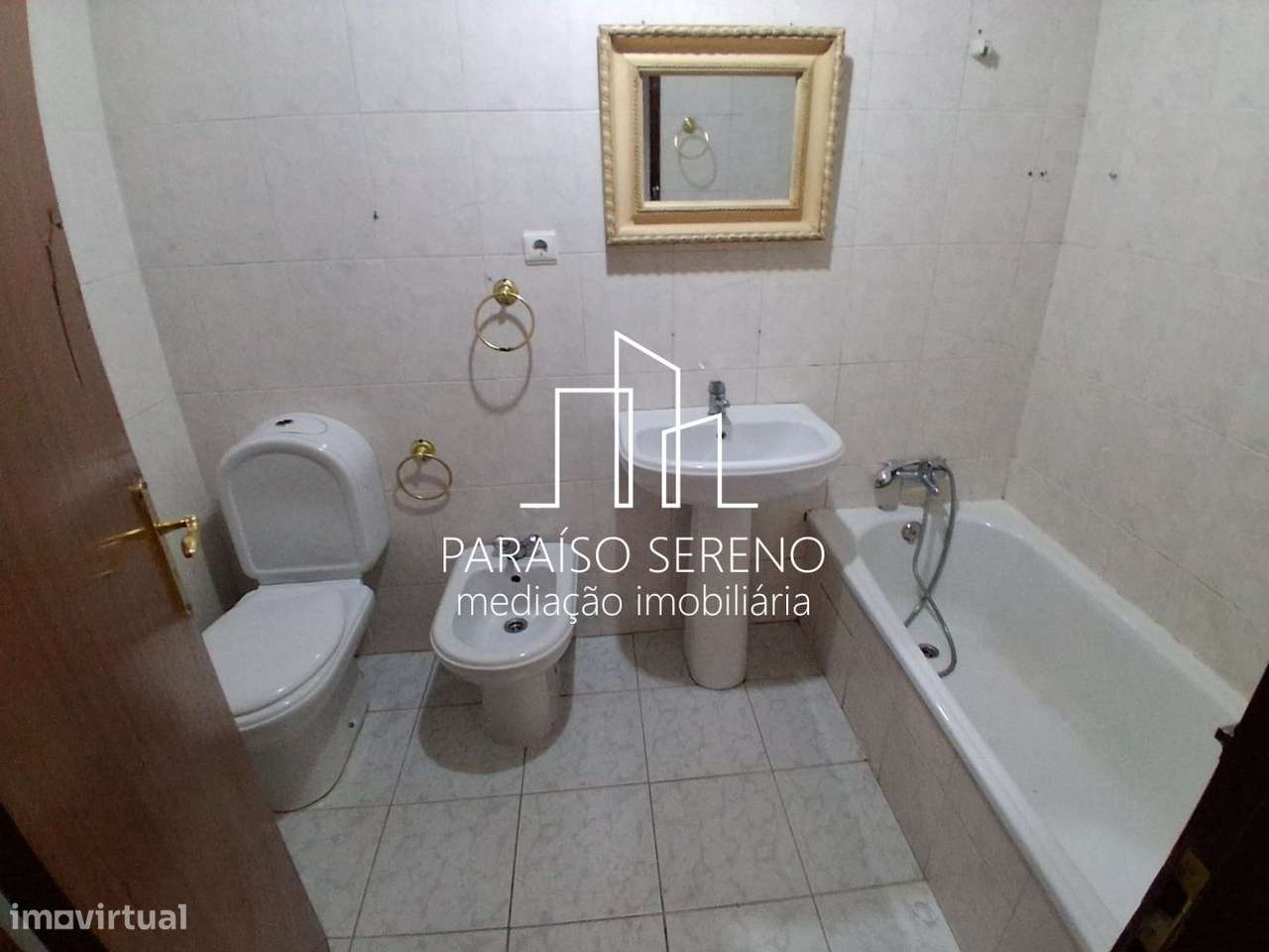 Apartamento T3 Remodelado com Garagem em Baguim do Monte-16