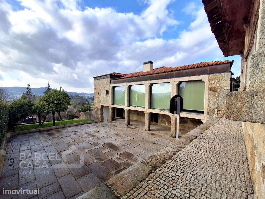 Moradia T4 em pedra, com piscina em Airó - Barcelos-39