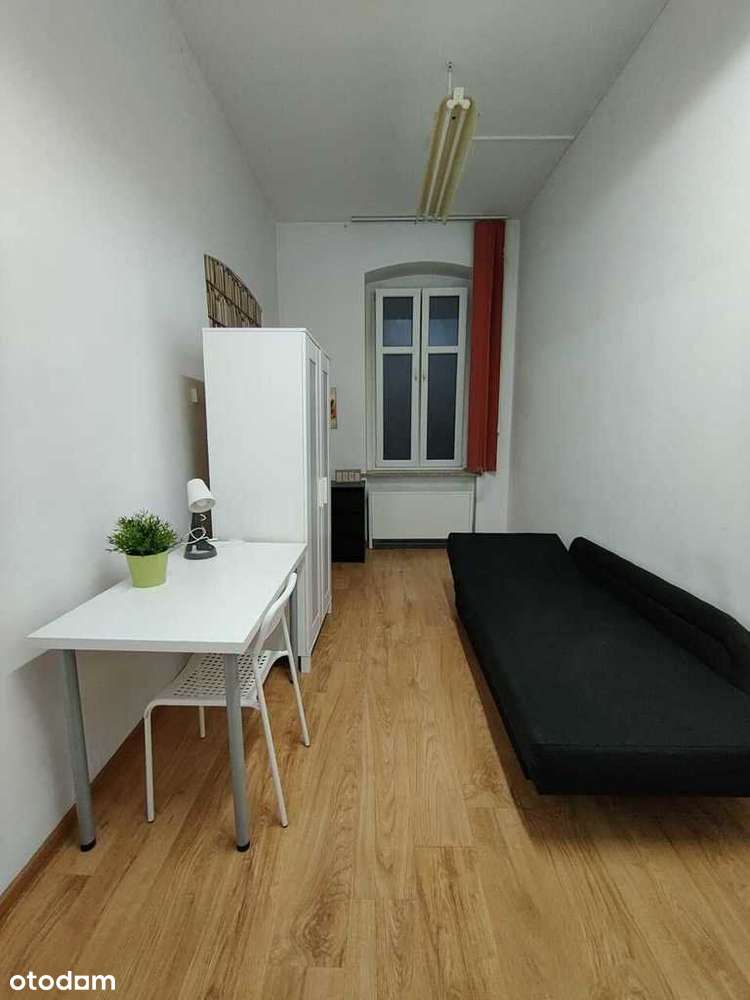 Obszerne mieszkanie w centrum Katowic-5