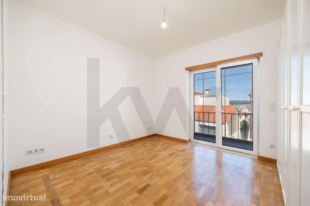 Apartamento T4  – Garagem e Churrasqueira - Alto dos Barreiros, Santa-9