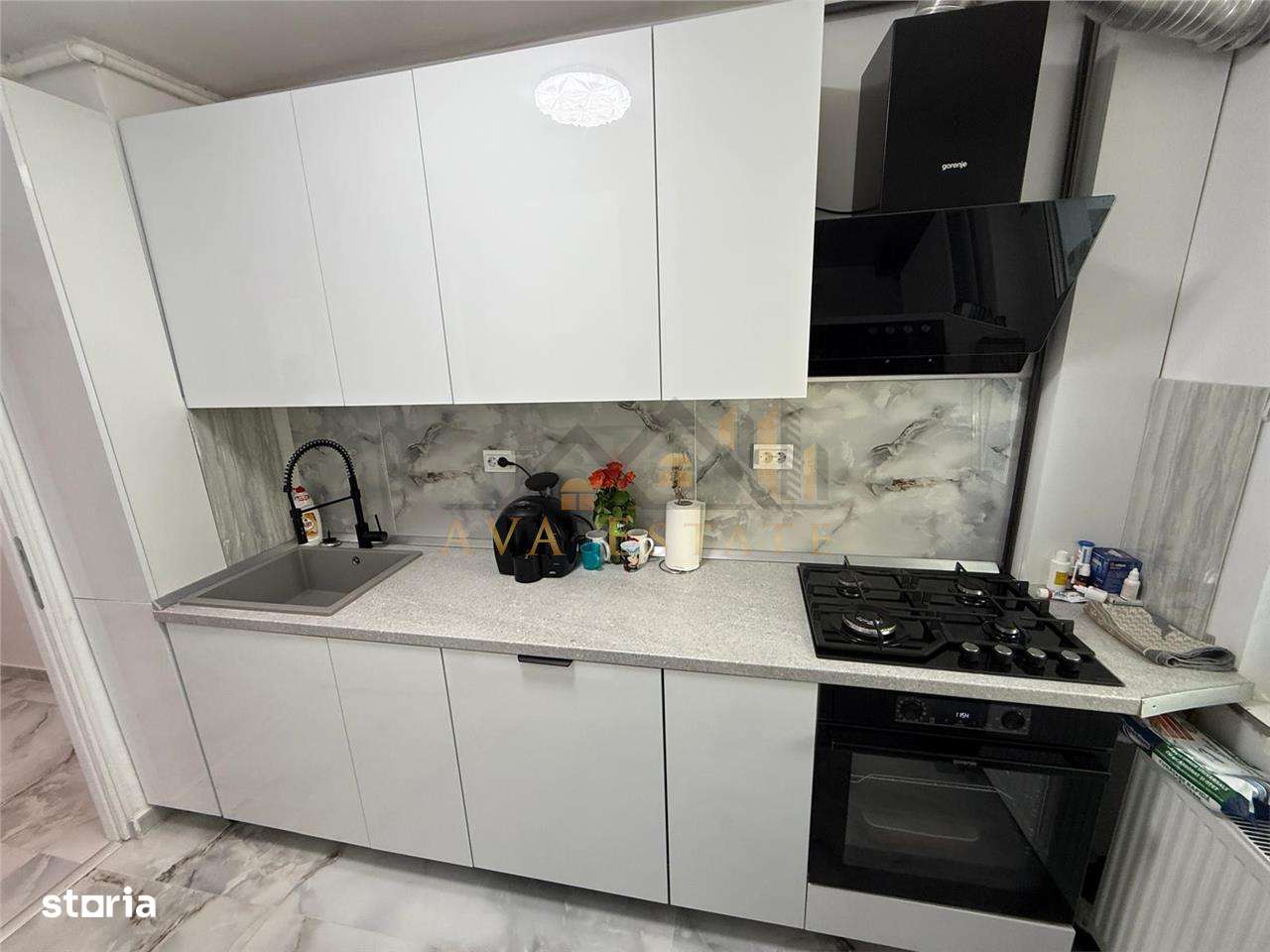 Apartament 3 camere | Decomandat, 72 mp - Zona Dambovita-1