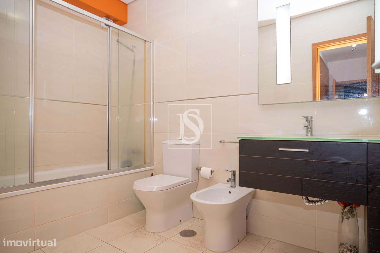 T3 com Suíte | Condomínio Fechado com Piscina | Barcelinhos-13