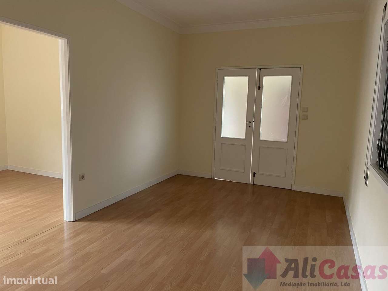 Excelente Moradia Geminada C/Garagem e churrasqueira - Grande imagem: 5/39