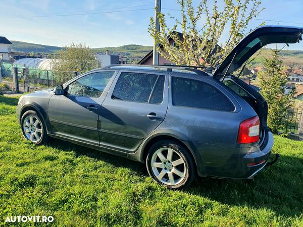 Skoda Octavia Combi 2.0 TDI DPF Elegance 4x4 - 11