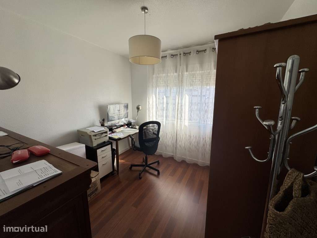 T4 Totalmente remodelado em Alfornelos - Junto ao Metro-9