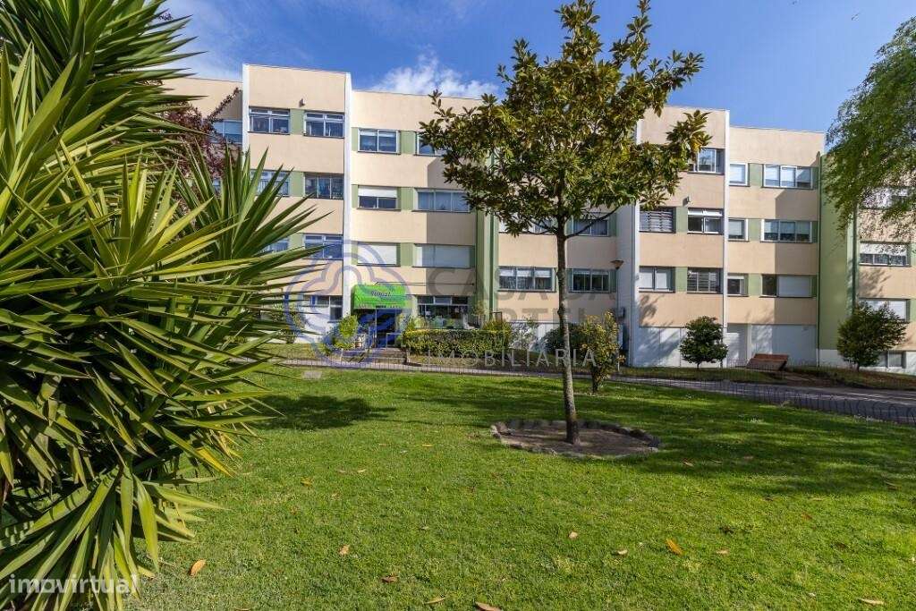 Loja com 356m2 em Aldoar com licença para Snack Bar - Grande imagem: 5/30