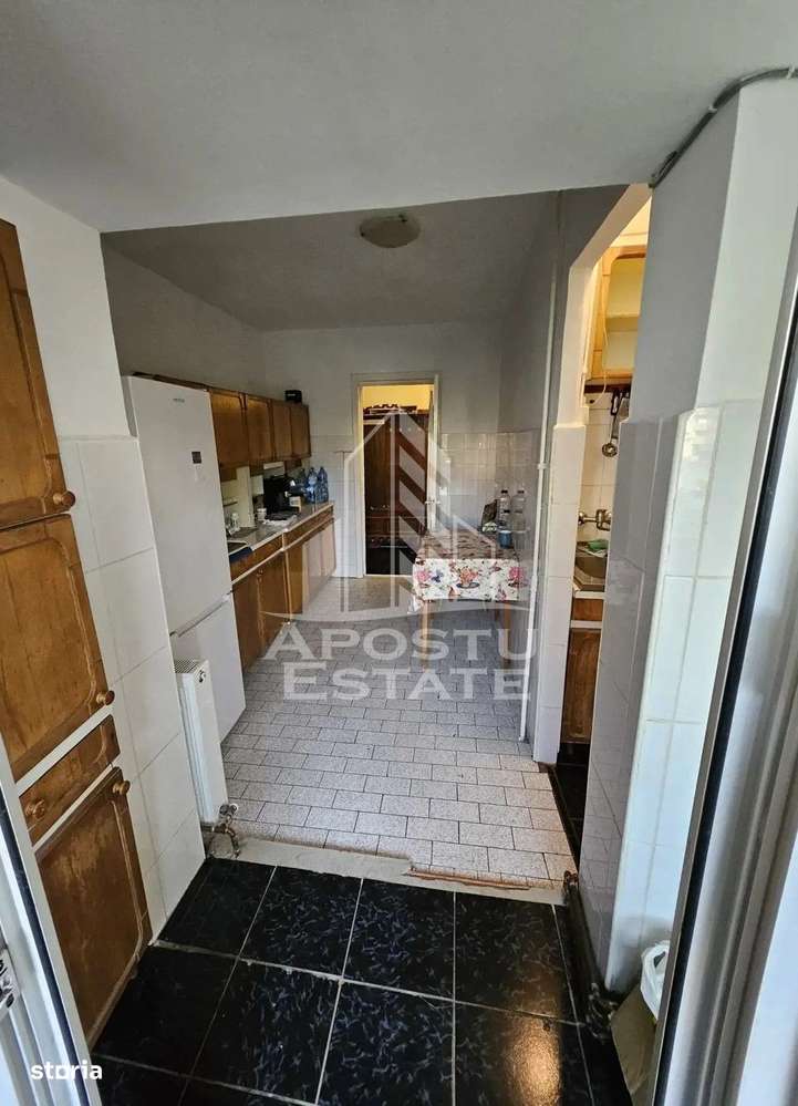 Apartament cu 2 camere, decomandat, etajul 1, centrala proprie, - Imagine principală: 5/8