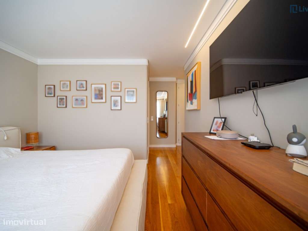 T4+1 de 200m² Renovado com 2 Suites-17