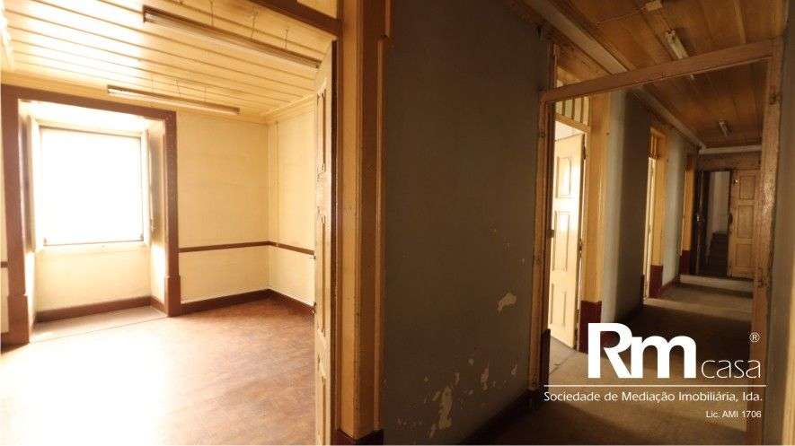 Magnifico prédio devoluto na Rua da Sofia, Largo do Terreiro da Erva-26