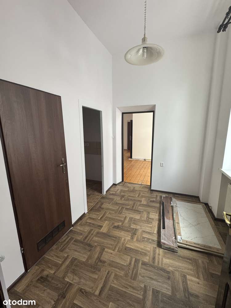 Wysokie mieszkanie w doskonałej lokalizacji! Cieplik miejski!-3