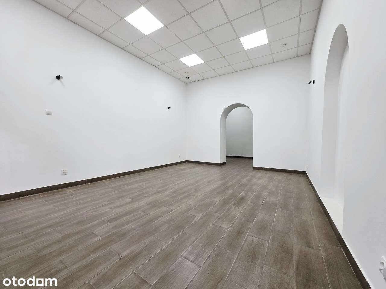 Duży lokal w centrum w pięknym budynku po kompleksowej modernizacji - Pełny obrazek: 4/14