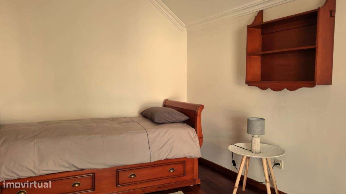 Quarto - localizado em Lisbon - Grande imagem: 4/27