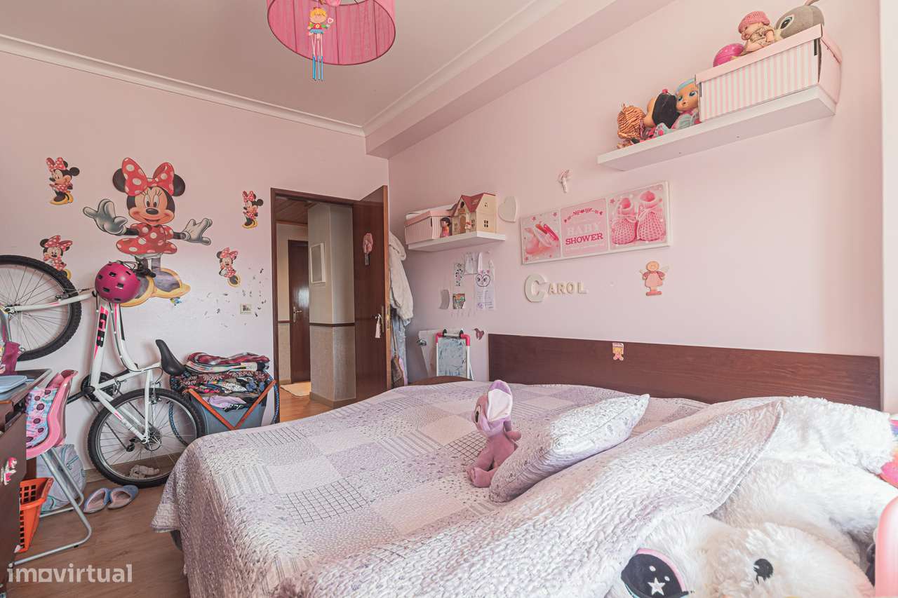 Apartamento T2 com elevador e varanda vista serra Sintra, em Rio Mouro-20
