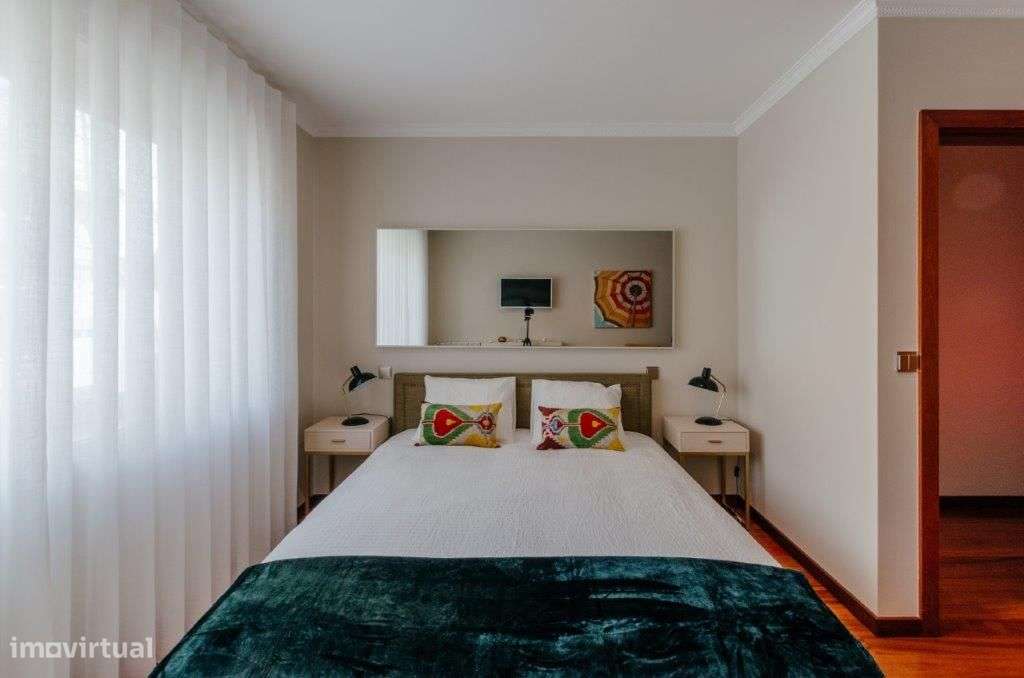 OPORTUNIDADE - Apartamento mobilado T2 na Rua de Gondarém/Foz - Porto - Grande imagem: 4/9
