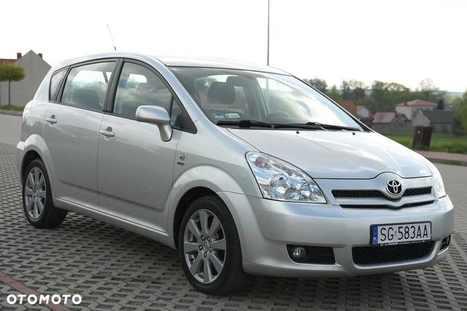 Toyota Corolla Verso - 11