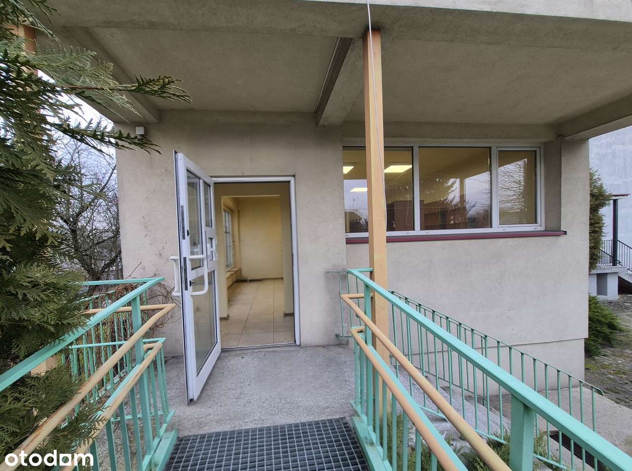 Atrakcyjny lokal 195 m² na sprzedaż – centrum Szadku-2