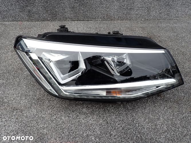 VW CADDY BI XENON 15- reflektor prawy lampa prawa - 1