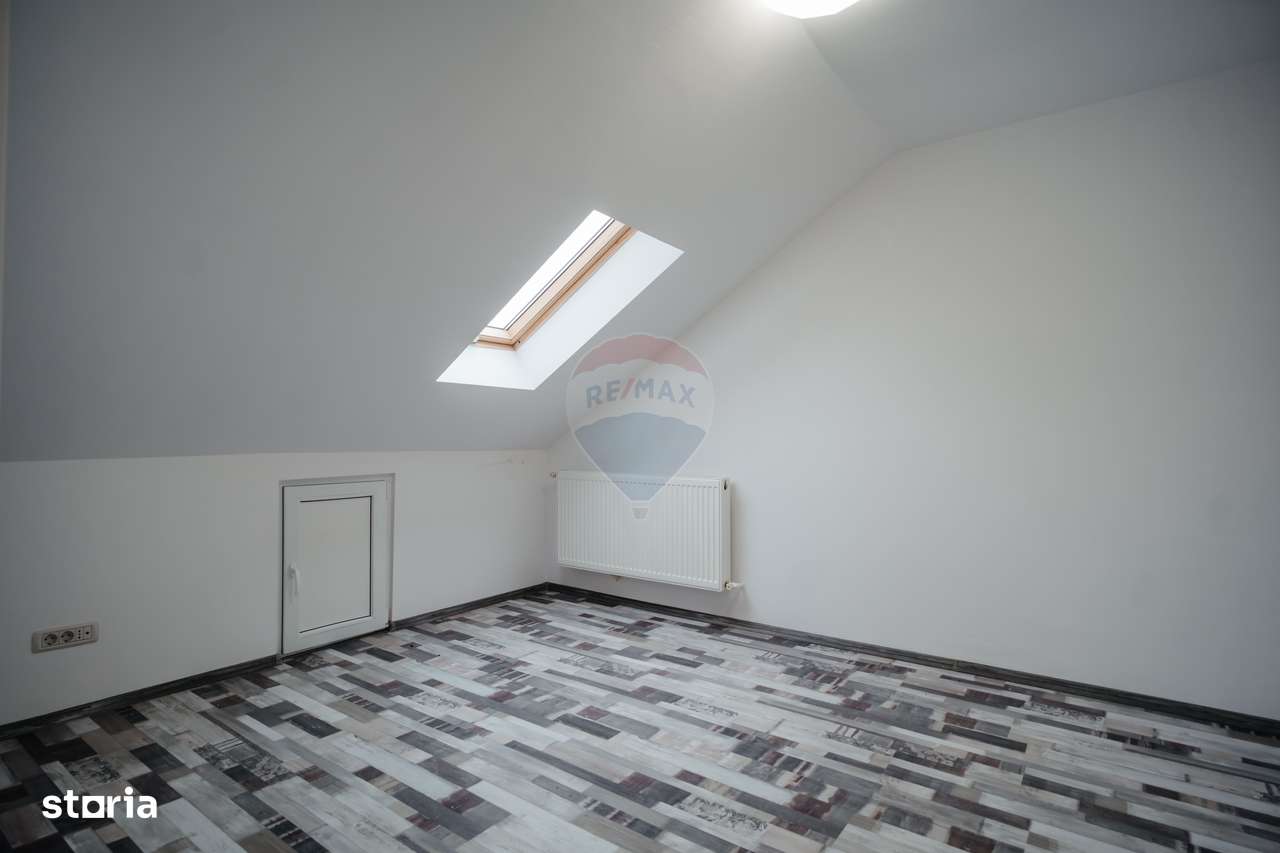 Apartament cu 3 camere de vânzare în zona Burdujeni-9