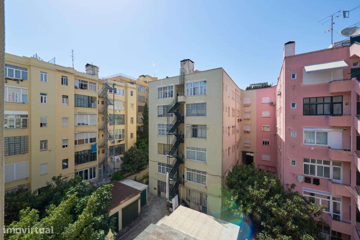 Quarto - localizado em Marquês de Pombal Lisbon - Grande imagem: 2/7