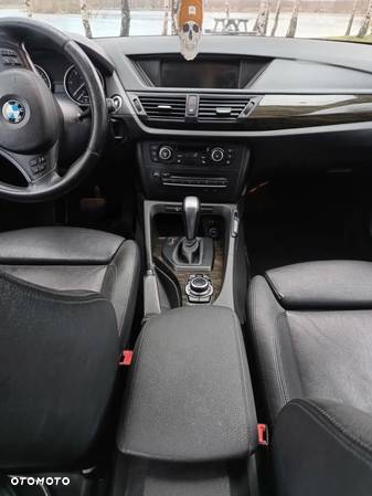 BMW X1 xDrive18d - 12