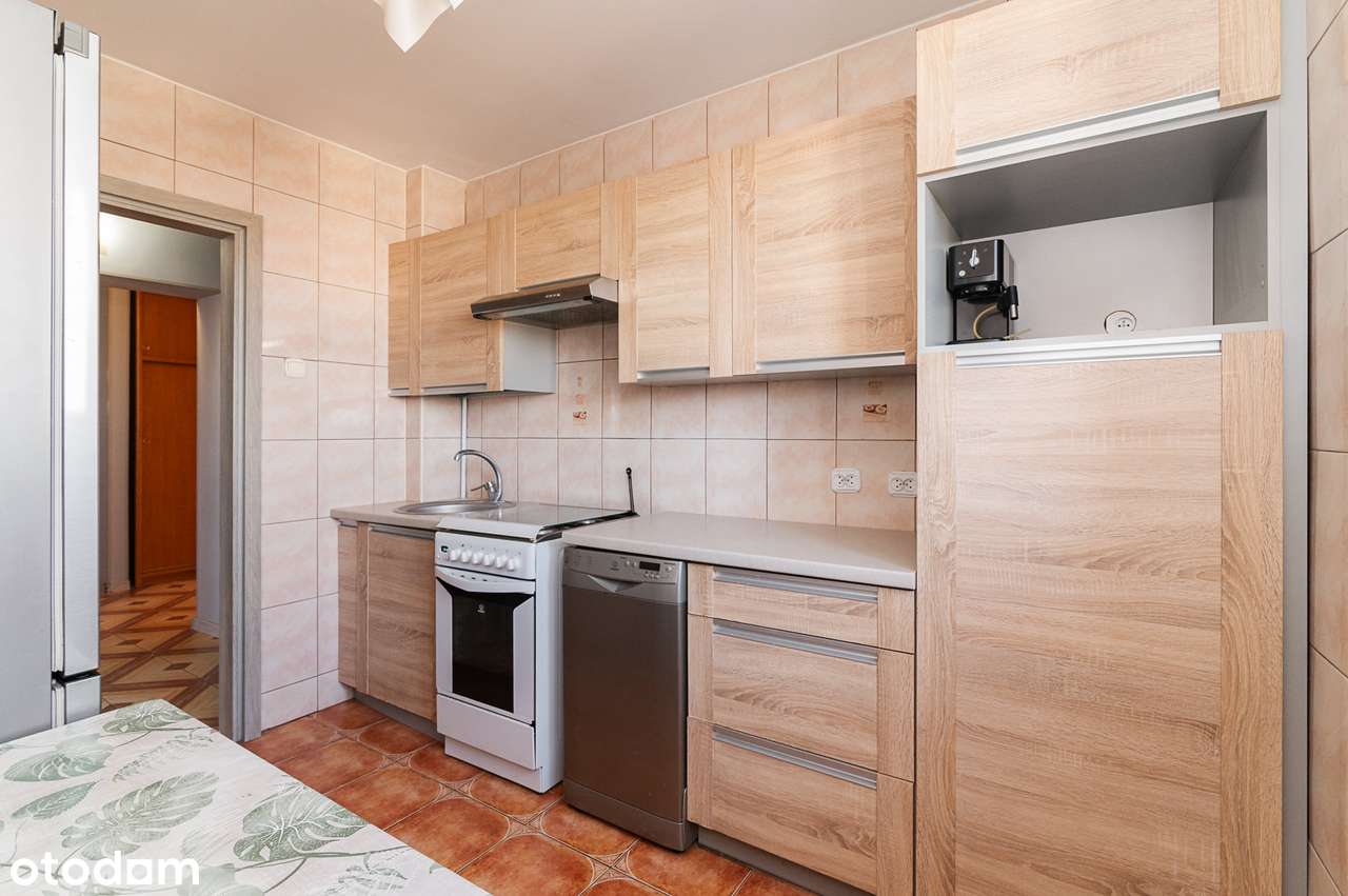 Duże | 4 pokojowe | Z balkonem | Do zamieszkania | W Zadbanym bloku |-4