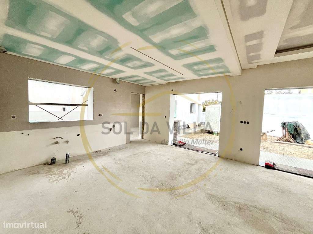 Moradia Térrea Isolada T4 - Fernão Ferro, Seixal - 640.000€ - Grande imagem: 5/27